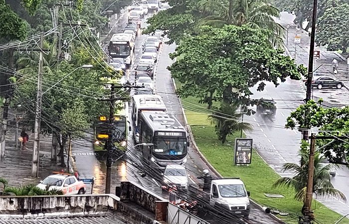 Niterói segue em estágio de atenção em razão das fortes chuvas