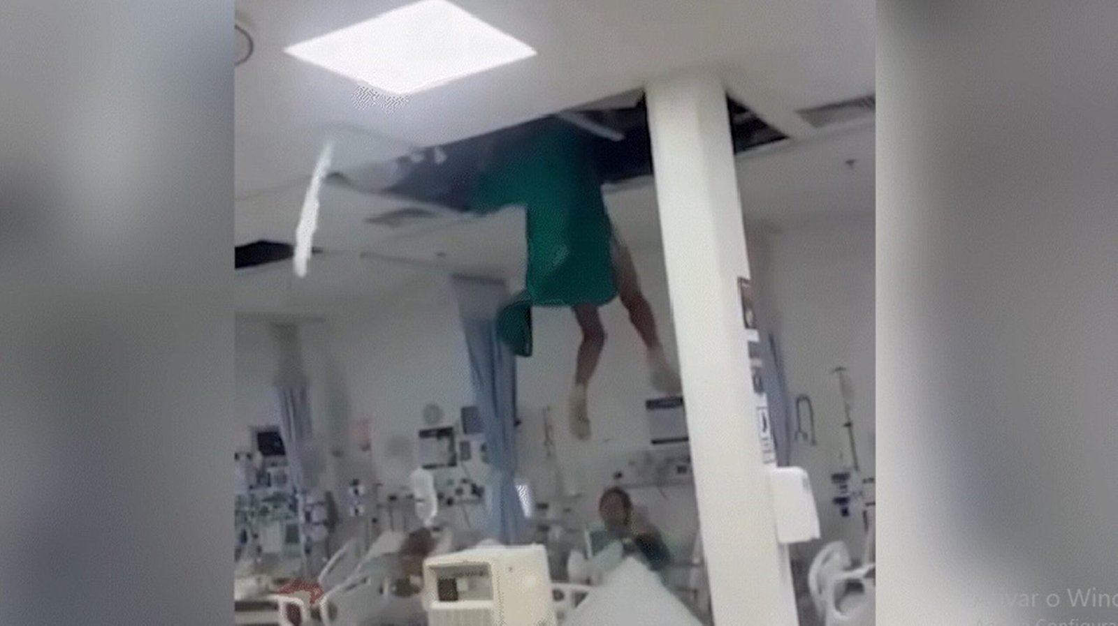 Paciente despenca de teto de hospital durante tentativa de fuga no RJ. Veja o vídeo
